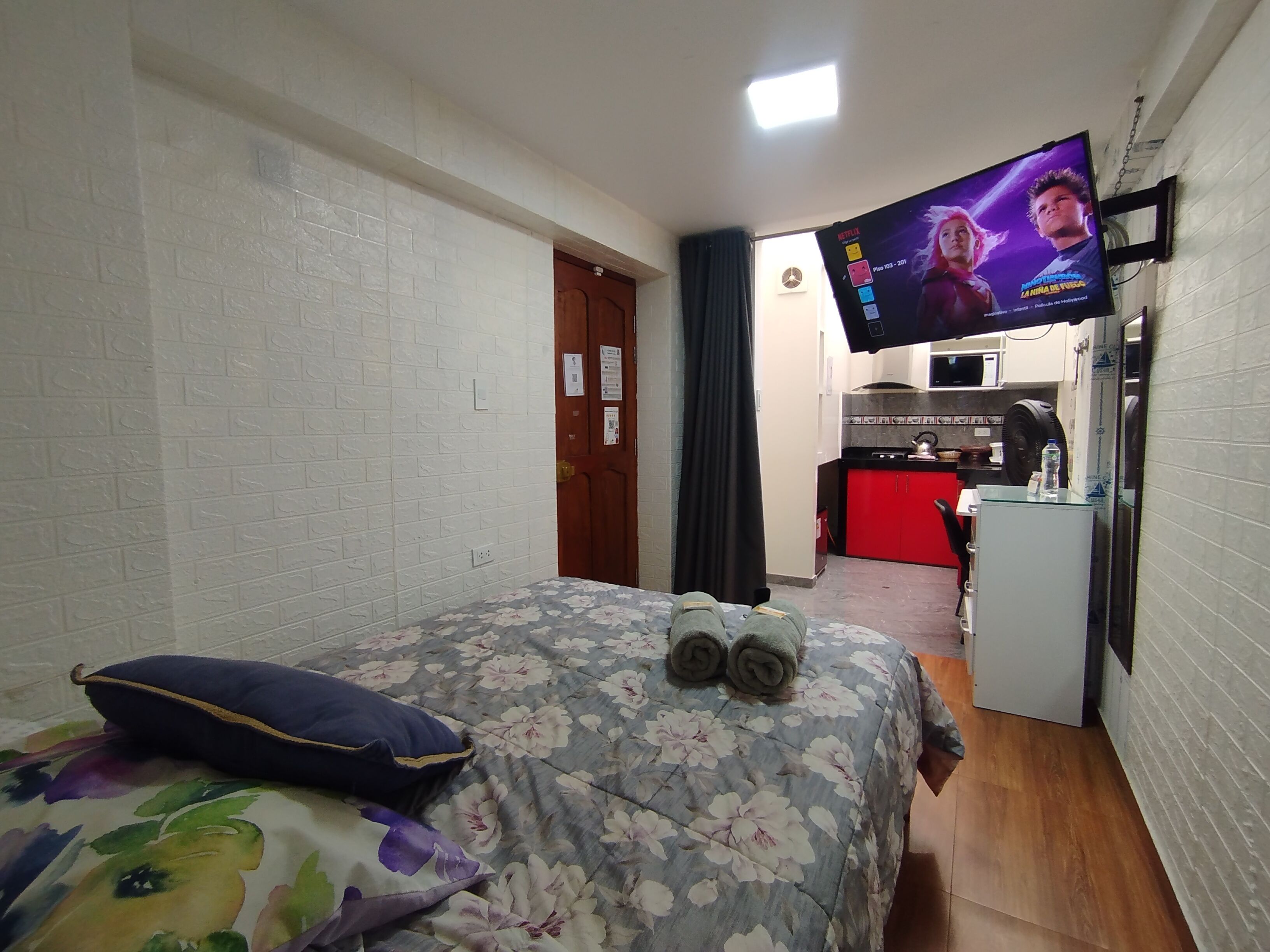 Ropa de cama de alta calidad, cubrecamas y colchones con pillow-top 
