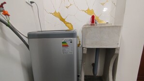 Imagen sin descripción, 5 de 140, botón