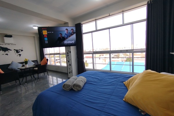 Family Apartment, 2 Bedrooms, Kitchen | Peralatan tempat tidur premium, gebar bulu kapas, tilam berlapik, meja