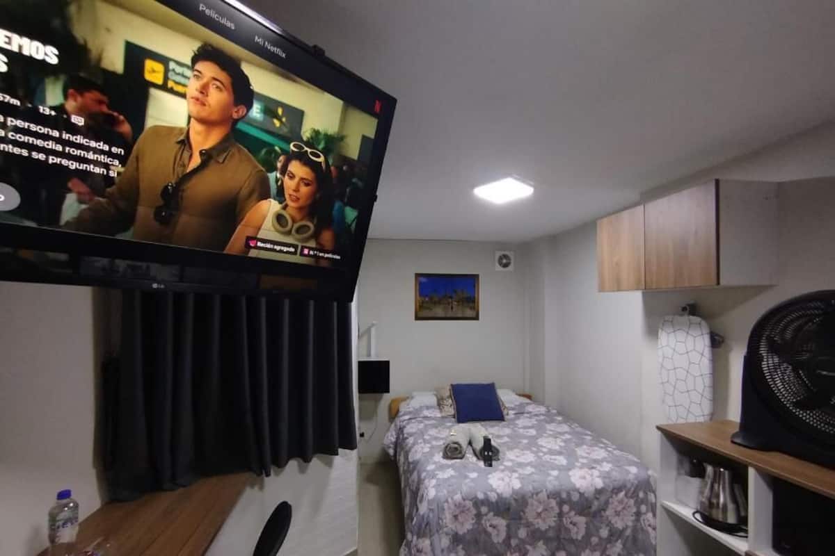 Executive-studio, 1 parisänky, pohjakerroksessa | Ylelliset vuodevaatteet, untuvapeitot, pillowtop-patjalliset sängyt