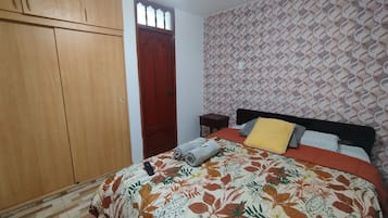 Classic Apartment, 2 Bedrooms, Ground Floor | Premium bedding, down comforters, pillowtop beds, desk