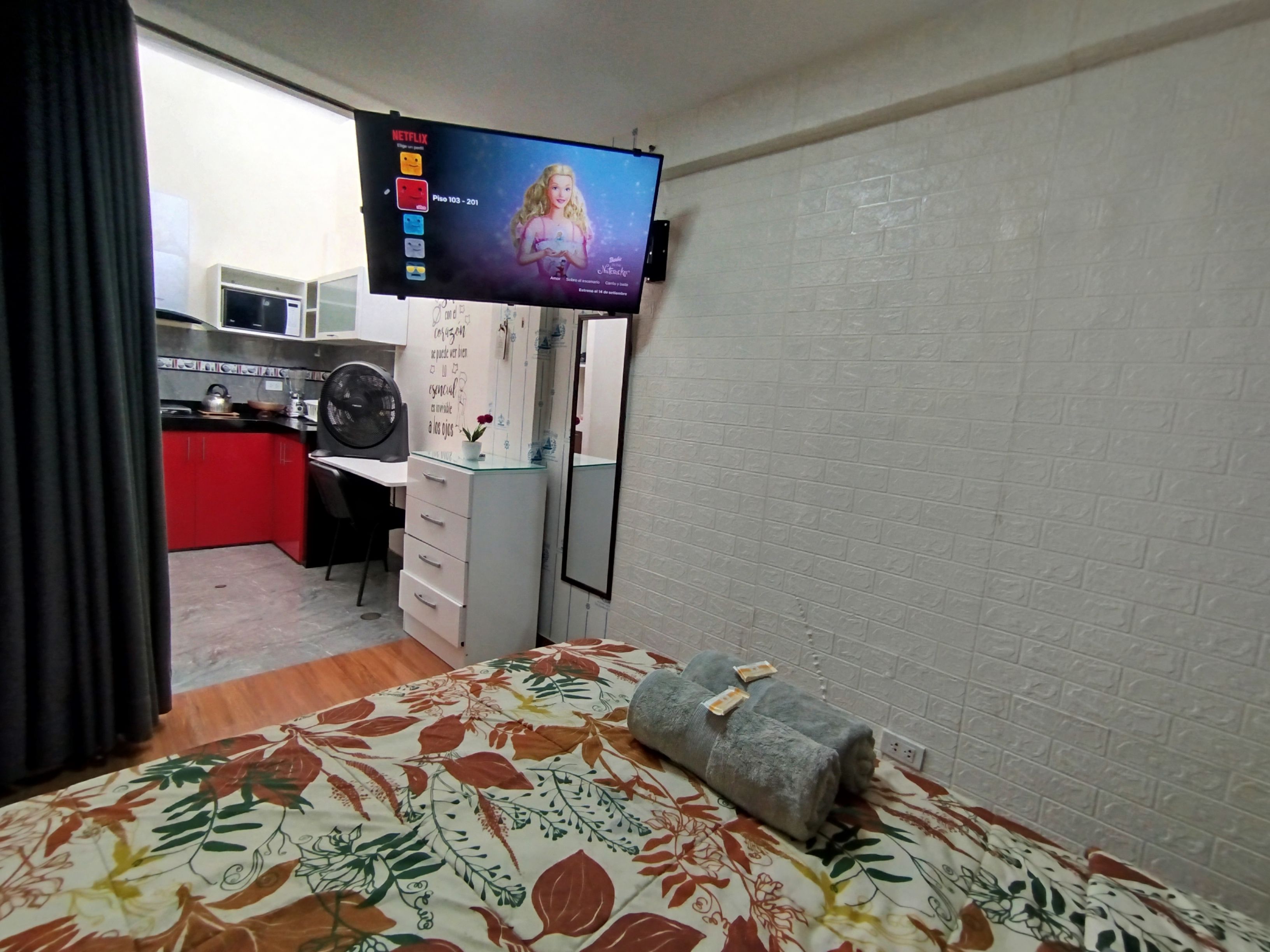 Executive Studio Suite, Kitchen