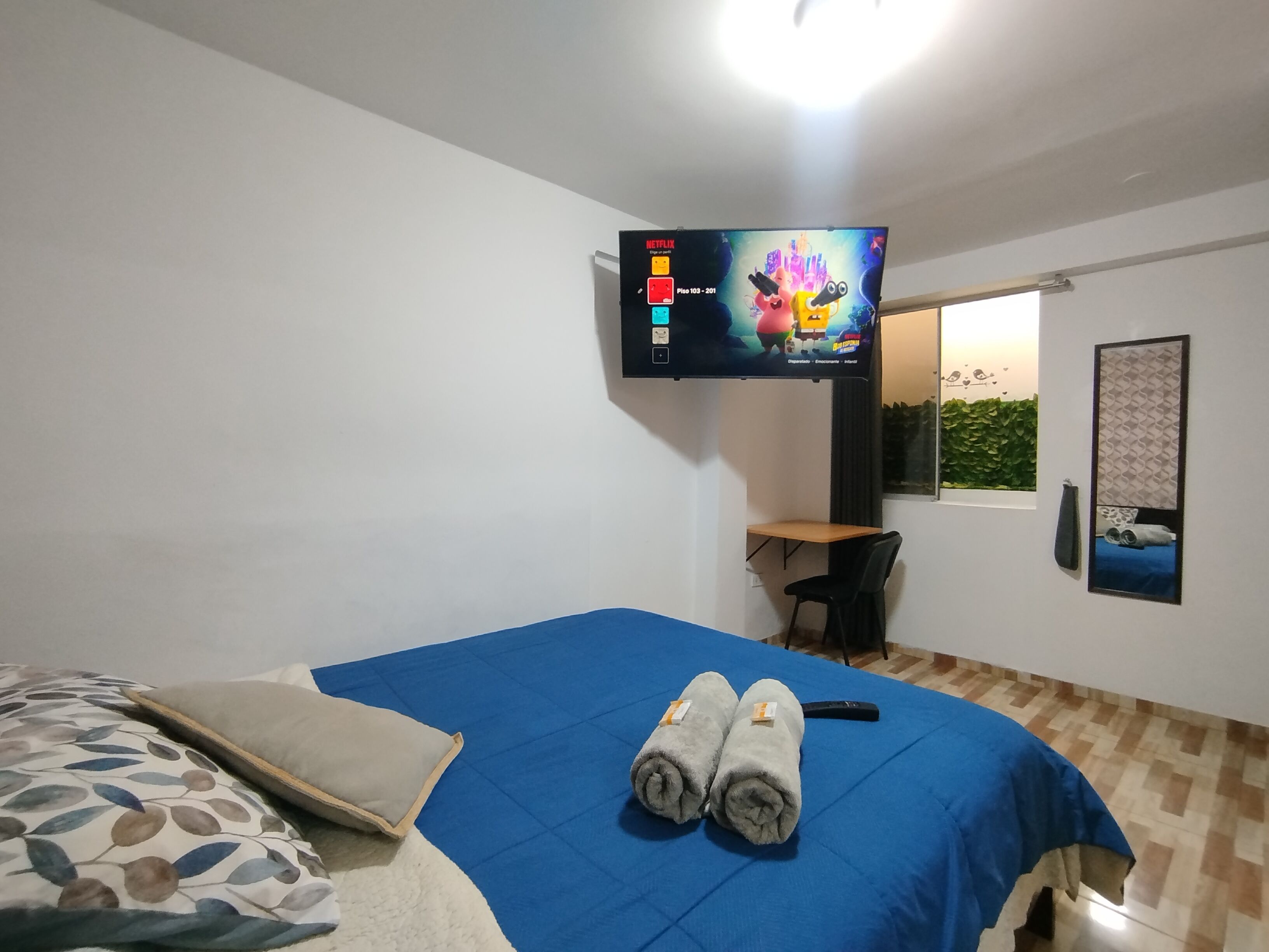 Ropa de cama de alta calidad, cubrecamas y colchones con pillow-top 
