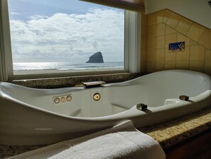 House, Multiple Beds (The Beach House) | Bathroom