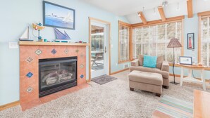 Living room - The Break (Pacific City)