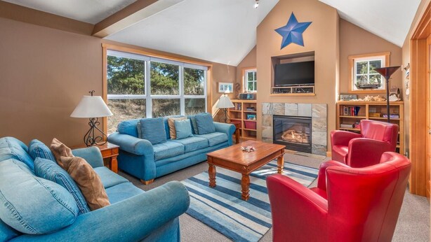 House, Multiple Beds (Starfish) | Living room - Starfish (Pacific City)