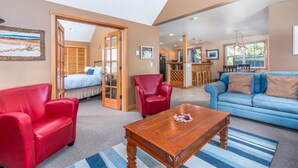House, Multiple Beds (Starfish) | Living room - Starfish (Pacific City)