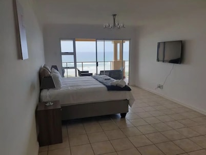Illovo Beachfront Stunning Apartment