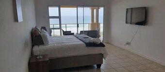 Illovo Beachfront Stunning Apartment