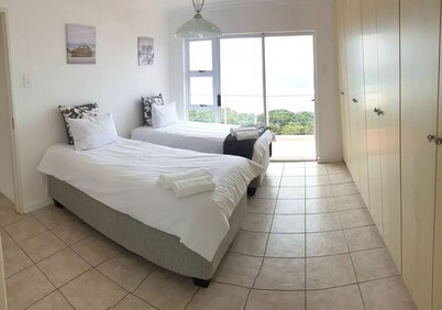 Illovo Beachfront Stunning Apartment