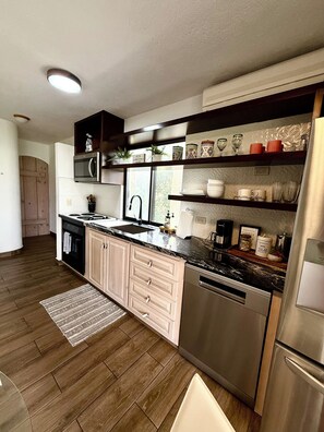 Fridge, microwave, oven, stovetop - Beautiful Updated Condo in Hotel Zone – Golf View + Walk Everywhere (San José del Cabo)