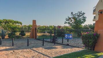 Enceinte de lâhĂ©bergement