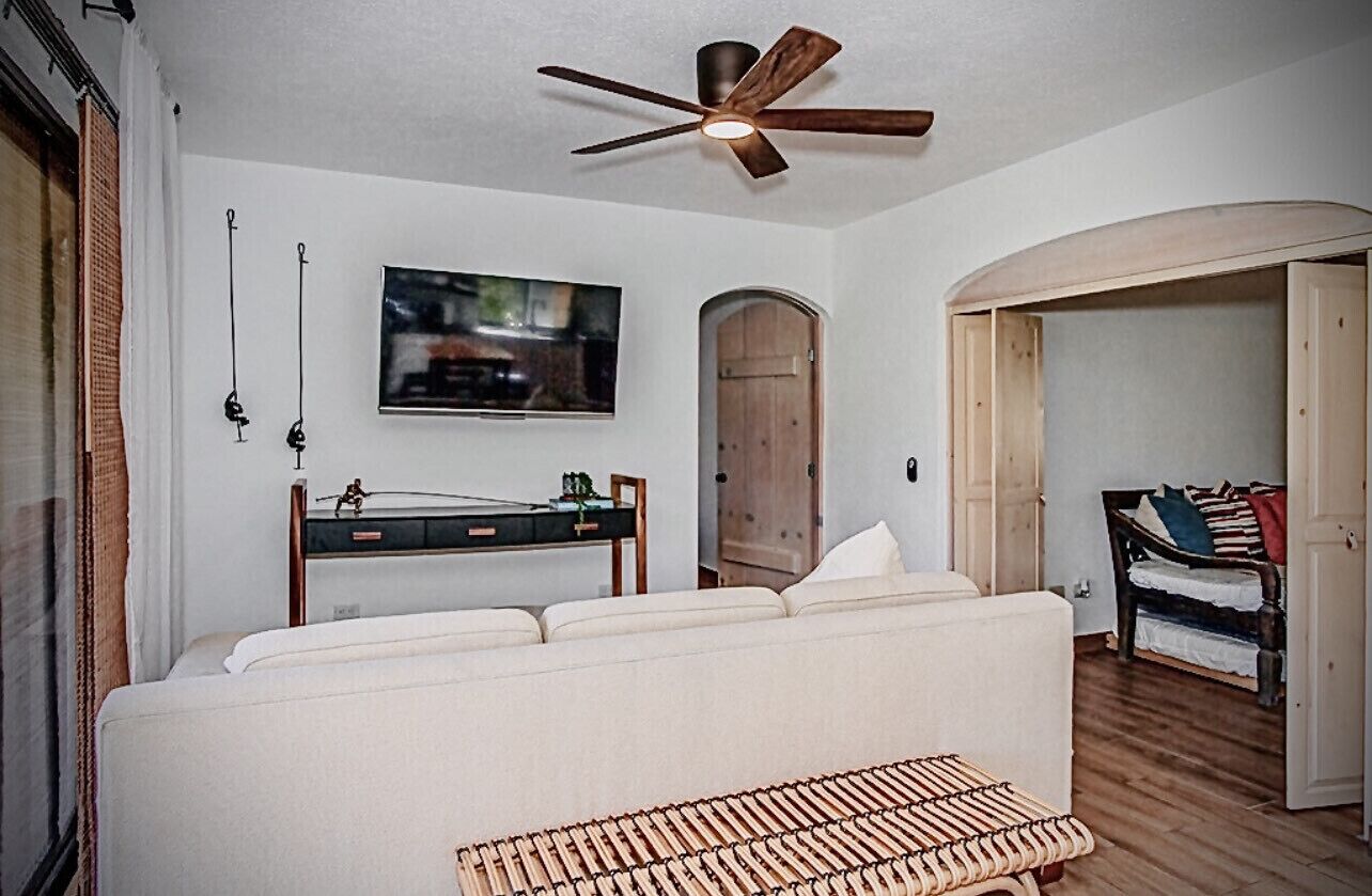 Beautiful Updated Condo In Hotel Zone  Golf View + Walk Everywhere - San José del Cabo