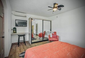 2 slaapkamers, een kluis op de kamer, een bureau