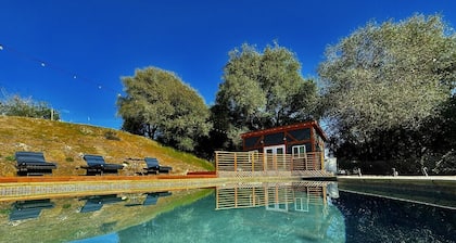 Pool-2 King Beds-Hot Tub-Fire Place-Garage Parking