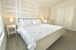 3 bedrooms, internet, bed sheets