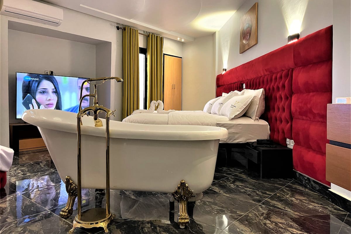 Royal kamer | Luxe beddengoed, donzen dekbedden, Select Comfort-bedden