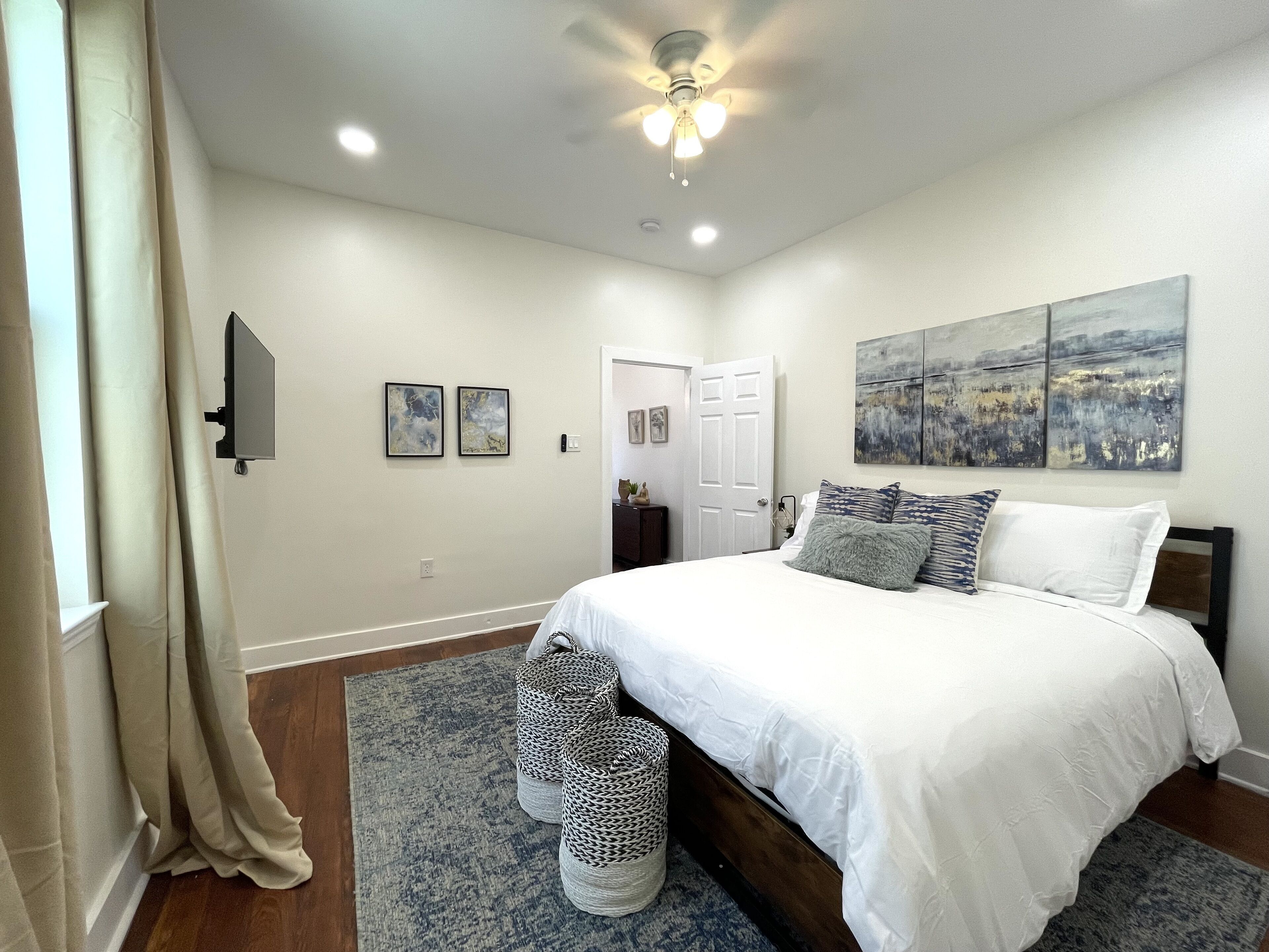 3 bedrooms, iron/ironing board, travel cot, free WiFi