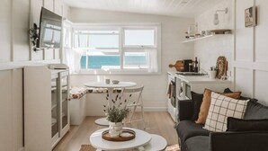 TV - George @ Ethel & Odes  (Bundeena)