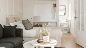 1 bedroom, iron/ironing board, WiFi, bed sheets - George @ Ethel & Odes  (Bundeena)