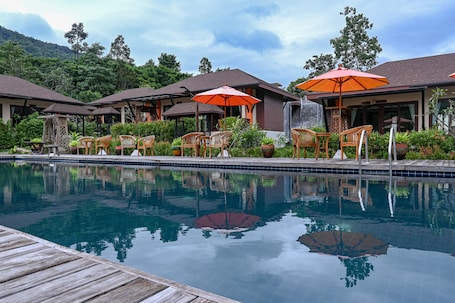 Fachada. Cascade Tara