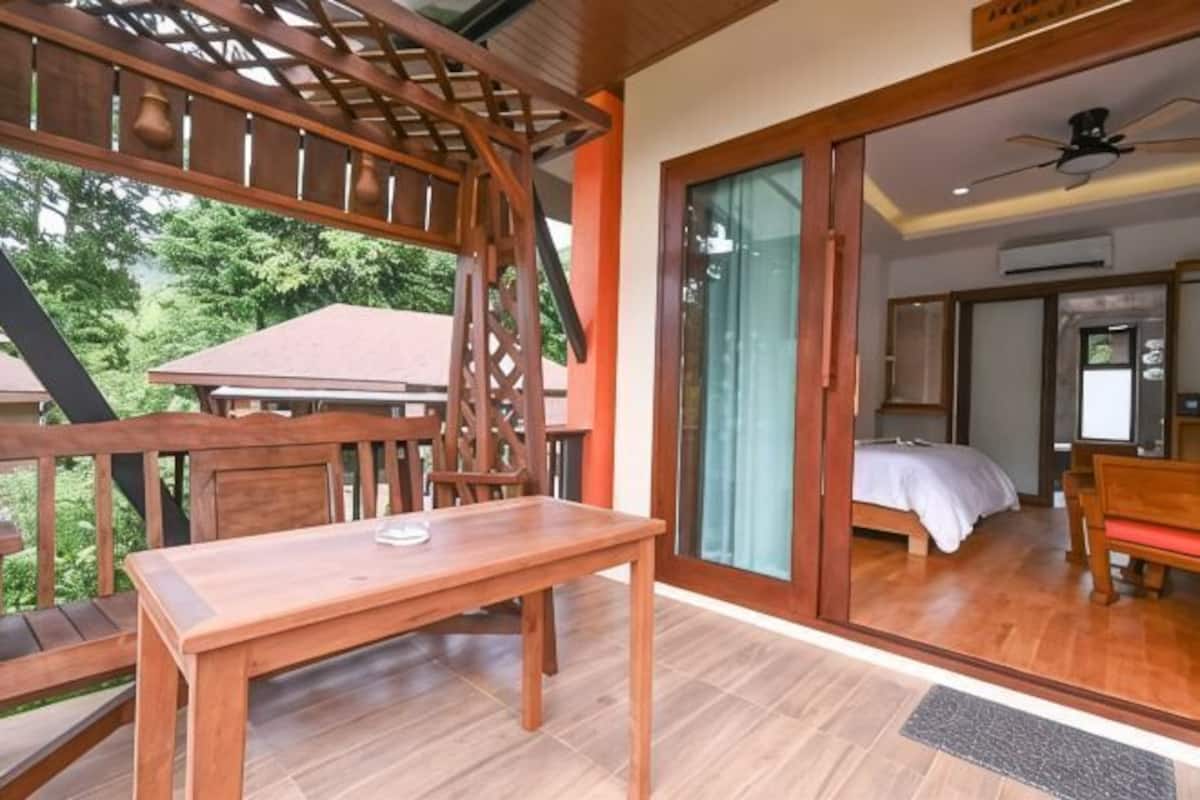Free minibar items, soundproofing, rollaway beds, free WiFi