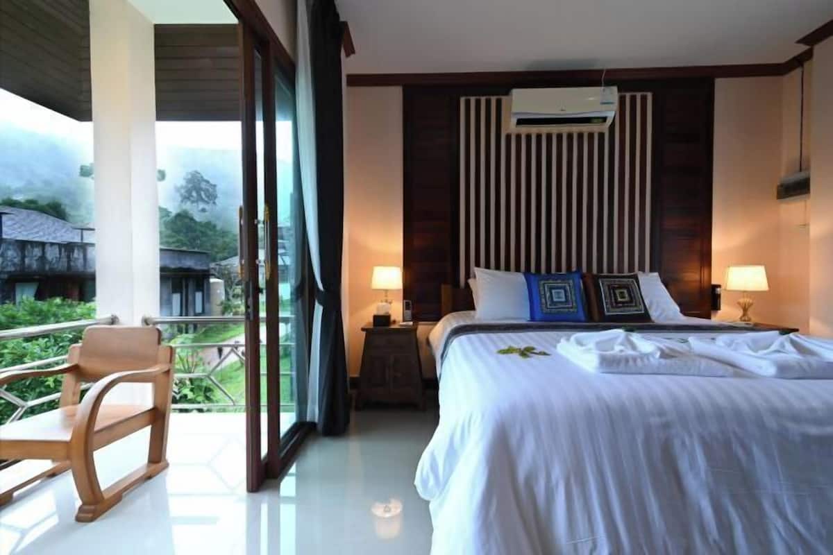 Free minibar items, soundproofing, rollaway beds, free WiFi