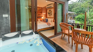 2 Bedroom Jacuzzi Villa | Balkon