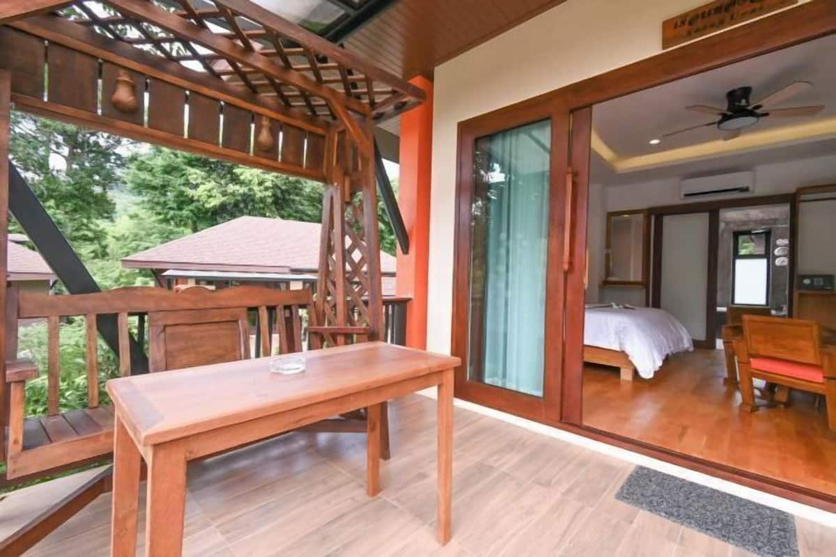 Free minibar items, soundproofing, rollaway beds, free WiFi