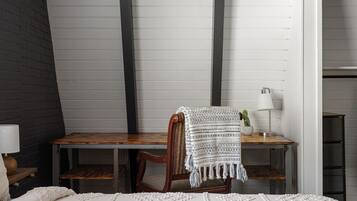 3 soverom, skrivebord, reiseseng for barn og wi-fi (inkludert)