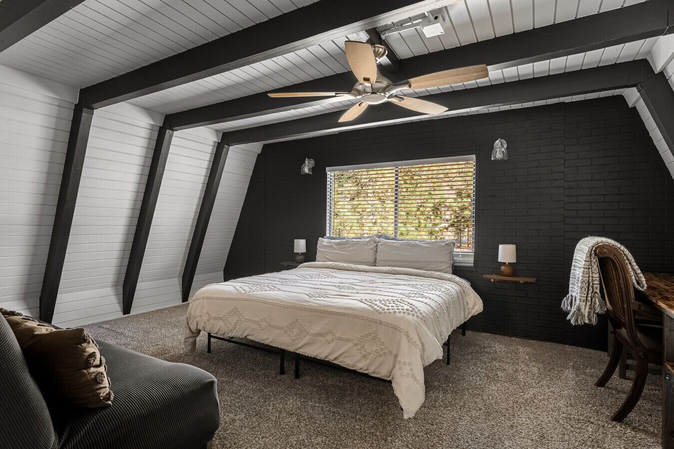 3 bedrooms, desk, travel cot, free WiFi
