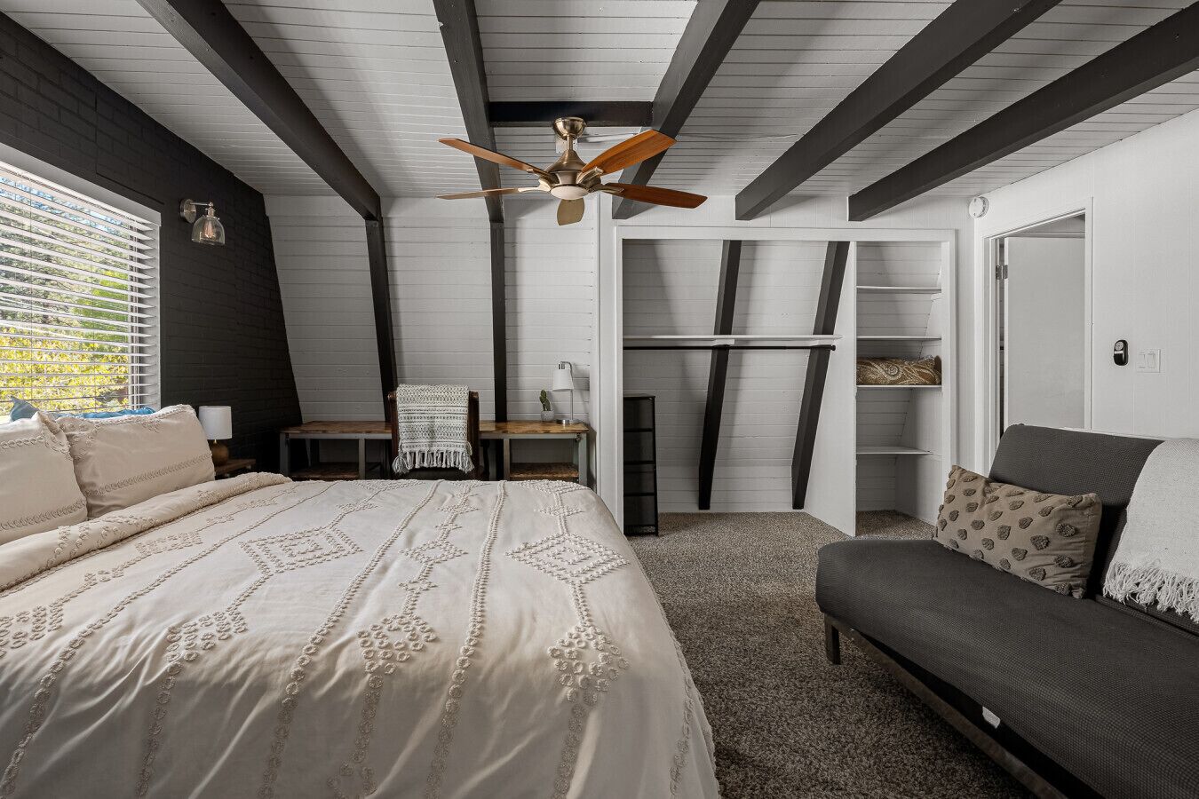 3 多间卧室、办公桌、旅行婴儿床、免费 WiFi