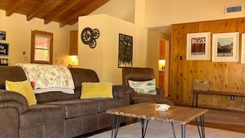 Televisión, libros, biblioteca musical y estéreo