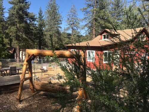 Rustic Retreat|Pets OK, Near Village, Fireplace