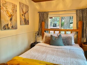 3 bedrooms, desk, travel cot, WiFi