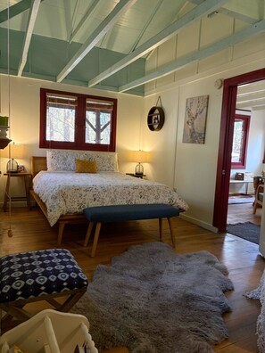 1 Schlafzimmer, Schreibtisch, Reisekinderbett, WLAN