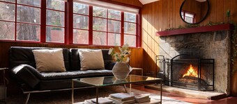 Peaceful Pines Stuga Near Ski Resort & Village