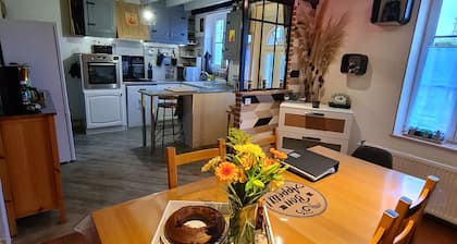 Charming Cottage with Garden in Loire, Near ChĂąteaux, Pets Welcome