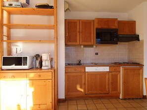 Microwave, oven, dishwasher