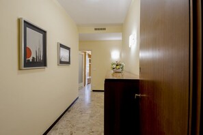 Interior - GuestHost - Spacious and comfortable apartment perfect for 4 guests is located in the Ninfea condominium, in an elegant residential area. The house is equipped with every comfort: WiFi, equipped kitchen, washing machine, air conditioning, furnished terra (Sanremo)