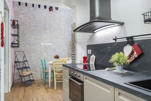 Four, plaque de cuisson, grille-pain