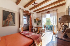 1 habitación, tabla de planchar con plancha y acceso a internet