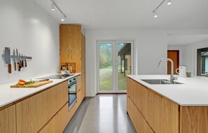 Fridge, stovetop, dishwasher, coffee/tea maker - Lovely home in Faaborg with WiFi (Faaborg)