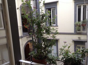 Interni