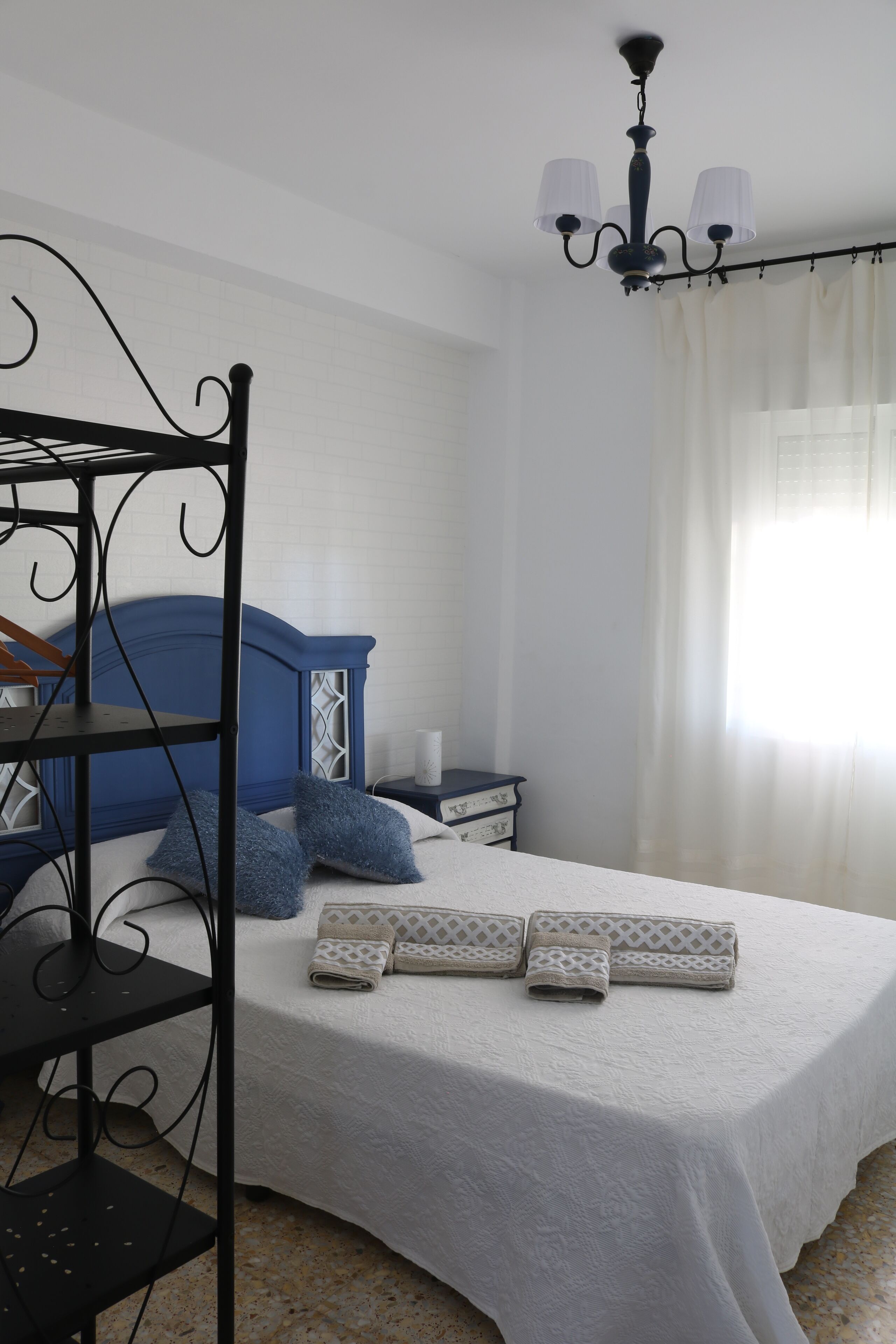 3 slaapkamers, een strijkplank/strijkijzer, gratis wifi