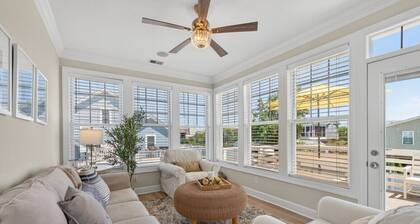 Luxury Sandbridge Retreat | Pool, Hot Tub, Game Room, Walk to Beach SP305
