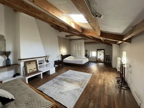 5 Schlafzimmer, Schreibtisch, Bügeleisen/Bügelbrett, kostenloses WLAN