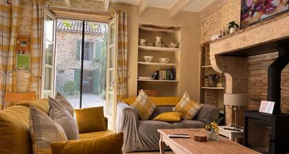 Delightful property, large garden, heated pool, great place for a family holiday