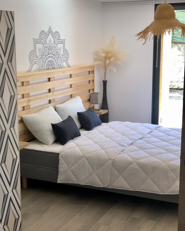 3 bedrooms, iron/ironing board, travel crib, free WiFi