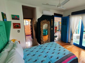 2 chambres, bureau, fer et planche à repasser, accès au Wi-Fi (inclus)